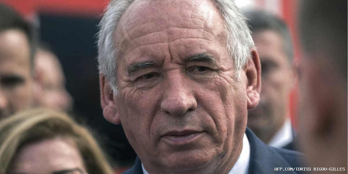 Avantages des politiques : François Bayrou confie une mission à l’ex-député PS René Dosière